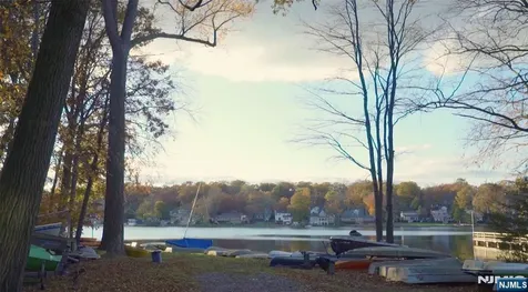 11 Lake Trail Wayne NJ 07470
