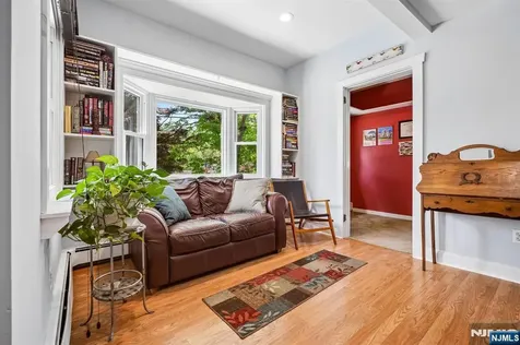 11 Lake Trail Wayne NJ 07470