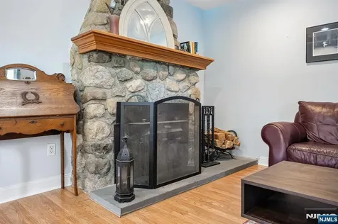 11 Lake Trail Wayne NJ 07470
