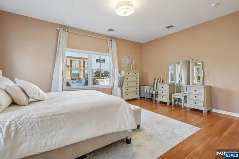 28 George Street Saddle Brook NJ 07663