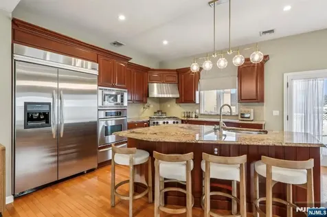 28 George Street Saddle Brook NJ 07663