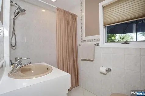 94 Smith Avenue Bergenfield NJ 07621