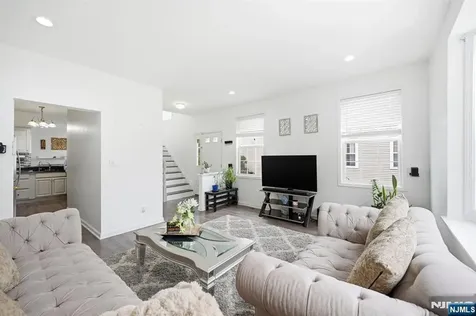 216 Barringer Nutley NJ 07110