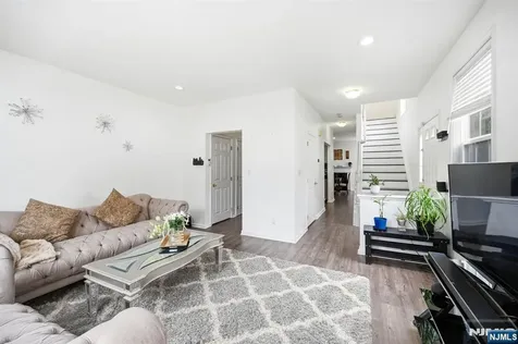 216 Barringer Nutley NJ 07110