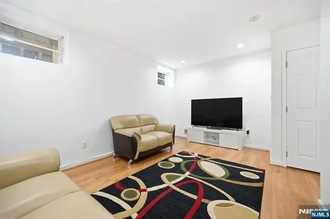 216 Barringer Nutley NJ 07110