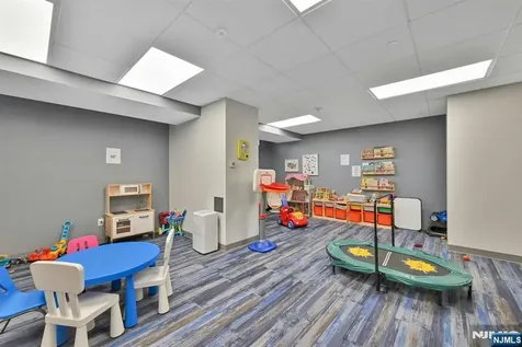 2200 N Central Road Fort Lee NJ 07024