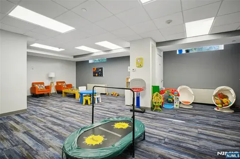 2200 N Central Road Fort Lee NJ 07024