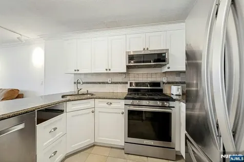2200 N Central Road Fort Lee NJ 07024