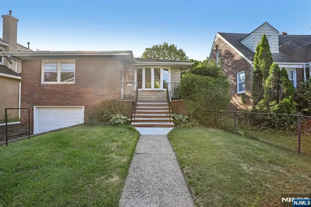 1018 Inwood Terrace Fort Lee NJ 07024