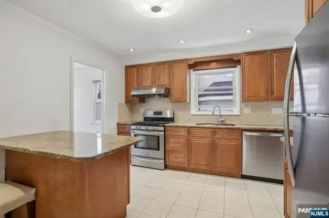 1018 Inwood Terrace Fort Lee NJ 07024