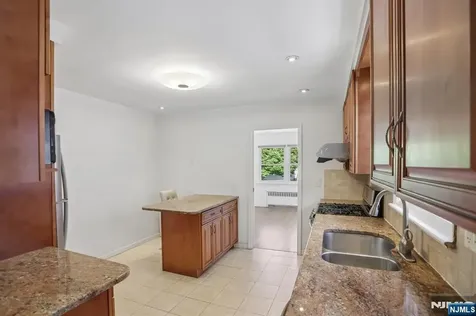 1018 Inwood Terrace Fort Lee NJ 07024