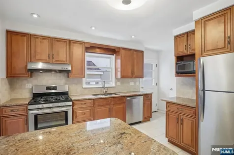 1018 Inwood Terrace Fort Lee NJ 07024
