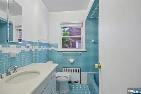 1018 Inwood Terrace Fort Lee NJ 07024