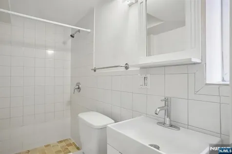 1018 Inwood Terrace Fort Lee NJ 07024