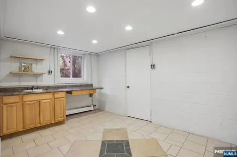 1018 Inwood Terrace Fort Lee NJ 07024