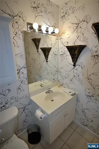 34 Chanda Court Clifton NJ 07012