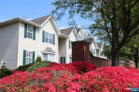 34 Chanda Court Clifton NJ 07012