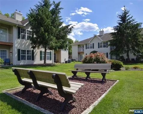 34 Chanda Court Clifton NJ 07012