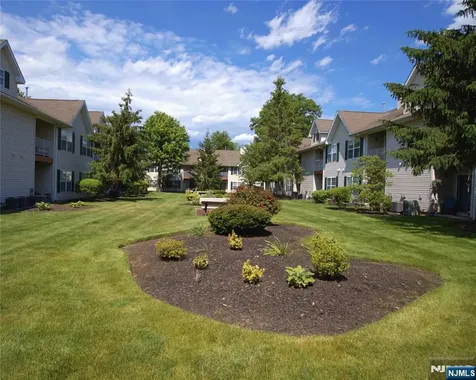 34 Chanda Court Clifton NJ 07012