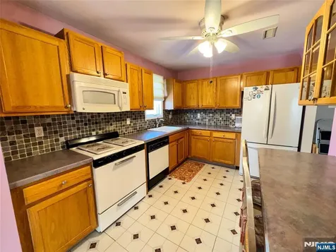 34 Chanda Court Clifton NJ 07012