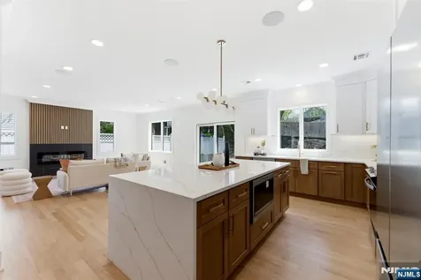 110 Platt Avenue Saddle Brook NJ 07663