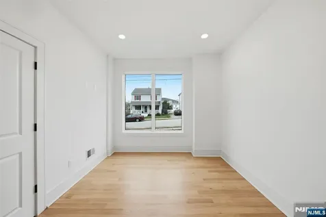110 Platt Avenue Saddle Brook NJ 07663