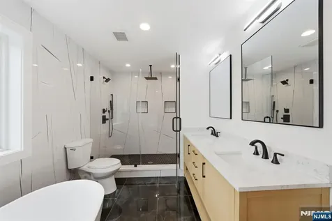 110 Platt Avenue Saddle Brook NJ 07663