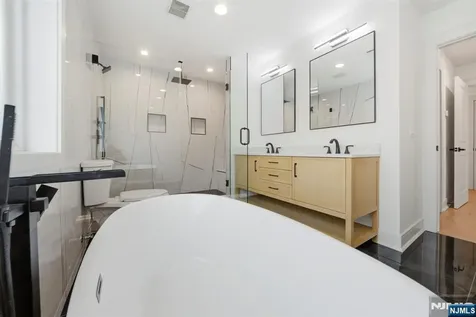110 Platt Avenue Saddle Brook NJ 07663