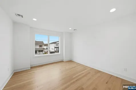 110 Platt Avenue Saddle Brook NJ 07663