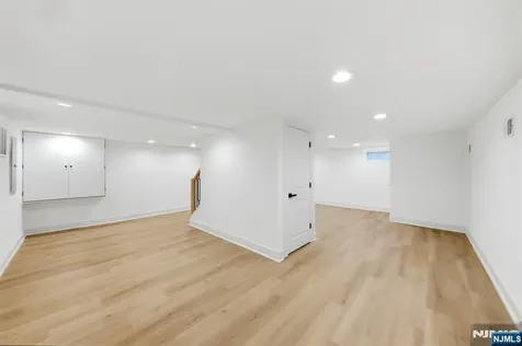 110 Platt Avenue Saddle Brook NJ 07663