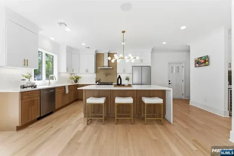 110 Platt Avenue Saddle Brook NJ 07663