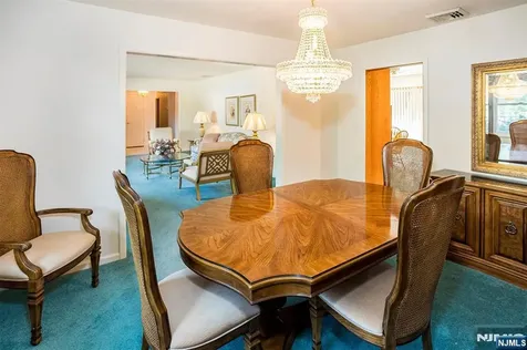 16 Feldstone Place West Caldwell NJ 07006