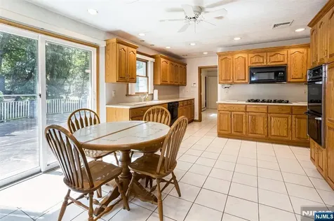 16 Feldstone Place West Caldwell NJ 07006
