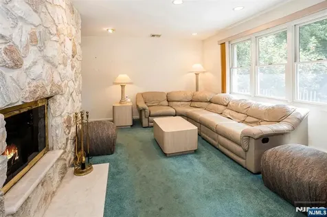 16 Feldstone Place West Caldwell NJ 07006