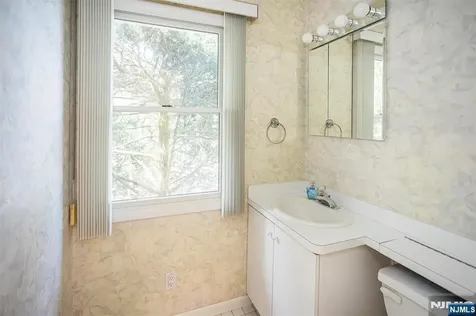 16 Feldstone Place West Caldwell NJ 07006