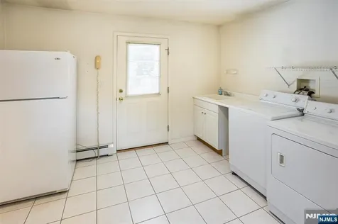 16 Feldstone Place West Caldwell NJ 07006