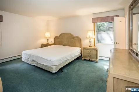16 Feldstone Place West Caldwell NJ 07006