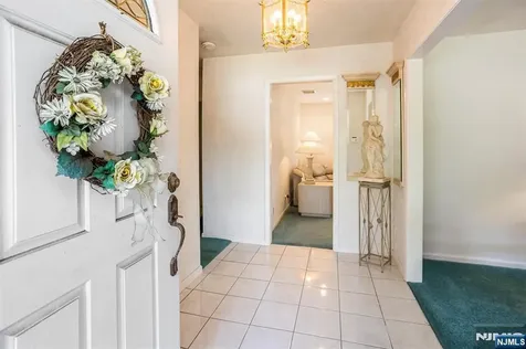 16 Feldstone Place West Caldwell NJ 07006
