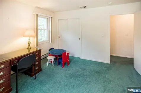 16 Feldstone Place West Caldwell NJ 07006