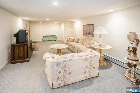 16 Feldstone Place West Caldwell NJ 07006