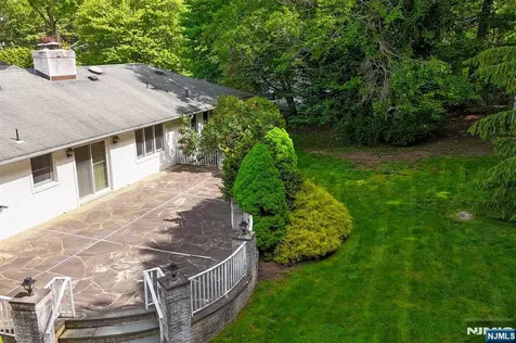 16 Feldstone Place West Caldwell NJ 07006