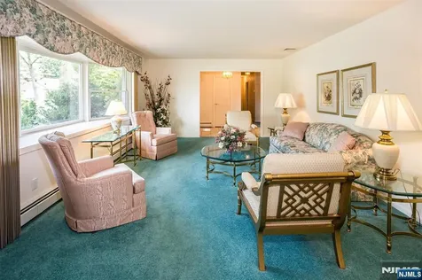 16 Feldstone Place West Caldwell NJ 07006