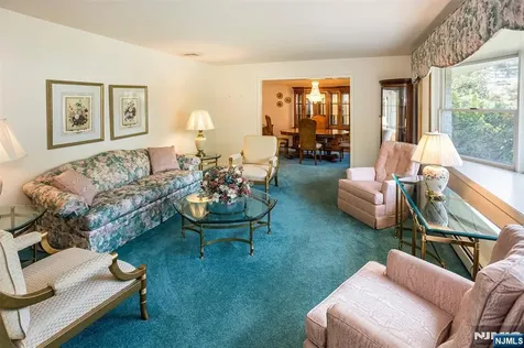16 Feldstone Place West Caldwell NJ 07006