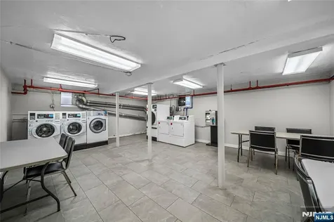 2205 Center Fort Lee NJ 07024
