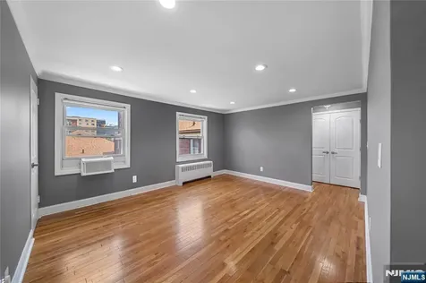 2205 Center Fort Lee NJ 07024
