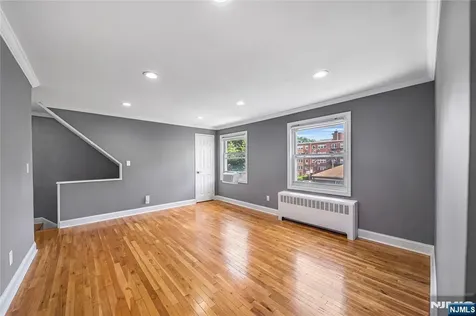 2205 Center Fort Lee NJ 07024