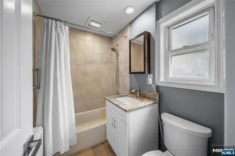 2205 Center Fort Lee NJ 07024