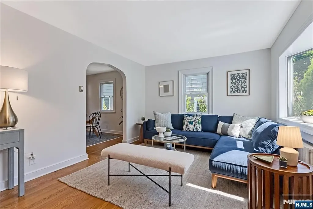 566 Barnett Place Ridgewood NJ 07450