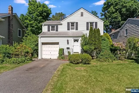 566 Barnett Place Ridgewood NJ 07450