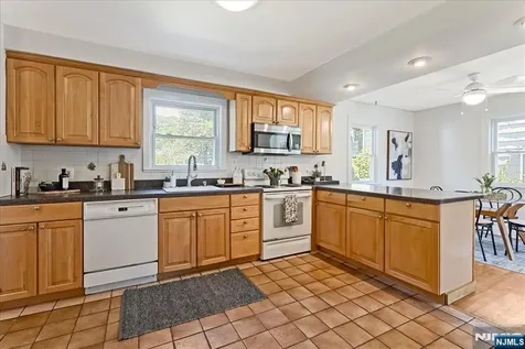 566 Barnett Place Ridgewood NJ 07450